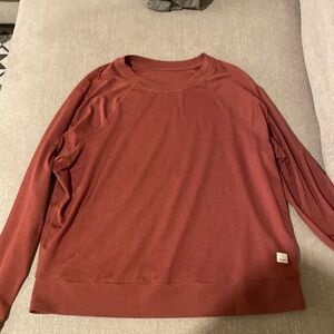 Vuori- brick red halo crew neck lightweight sweatshirt